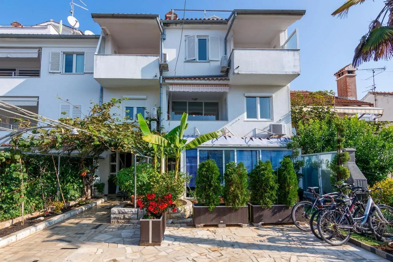 Apartments With Wifi Rovinj - 9702