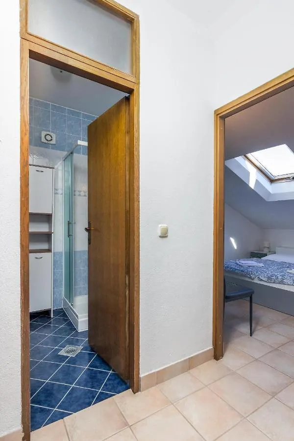 Apartments With Wifi Rovinj - 9702