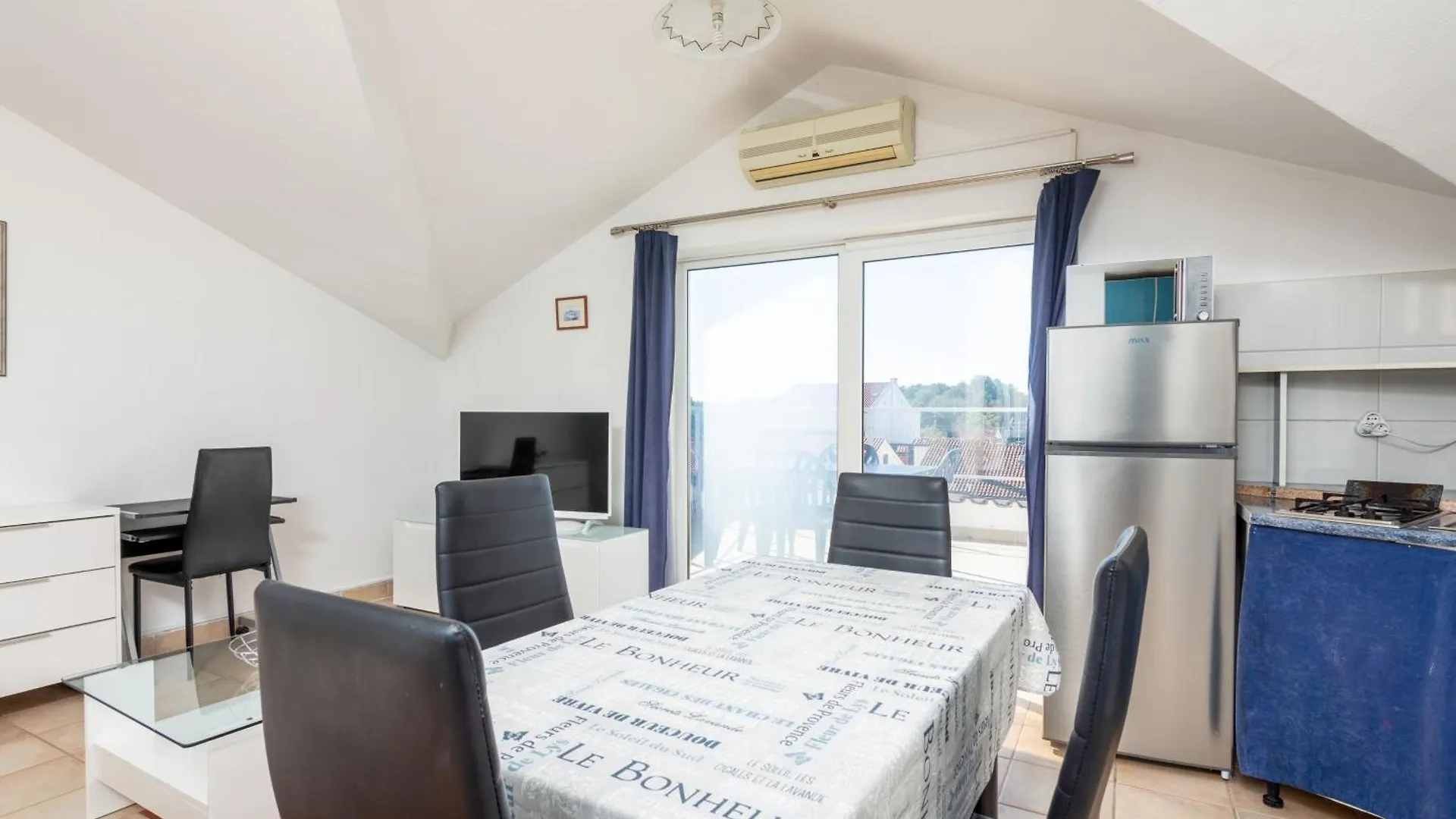 Apartments With Wifi Rovinj - 9702 0*,  Κροατία