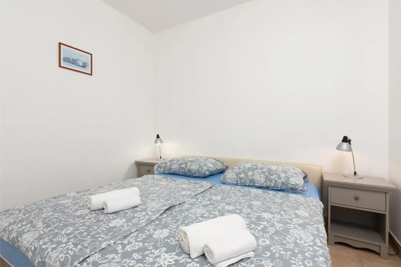 Apartments With Wifi Rovinj - 9702