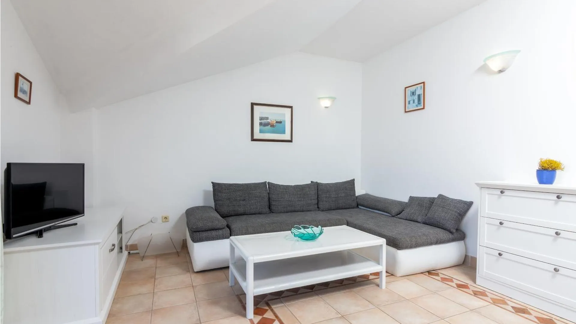Apartments With Wifi Rovinj - 9702