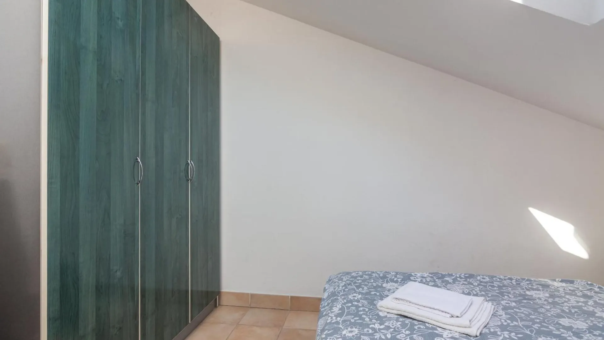 Apartments With Wifi Rovinj - 9702